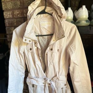 Great condition size PS has a hood and u can put the hood away.